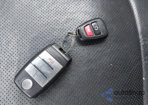 2015 Kia Sorento Limited V6 из США, поврежденный, VIN 5XYKWDA75FG640749